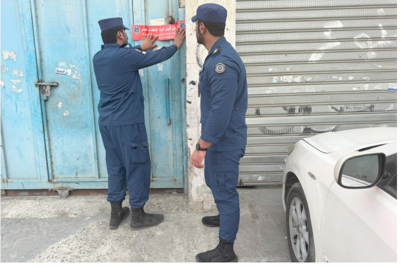 Kuwait Fire Force inspection campaign in Shuwaikh Industrial leading to closures of unsafe facilities.