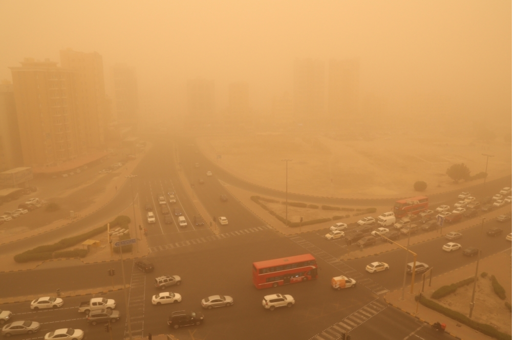 Kuwait Weather Alert: Dust-Raising Winds on Wednesday